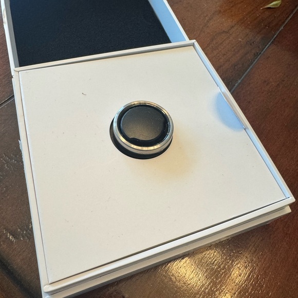 Oura Ring - Picture 2 of 2